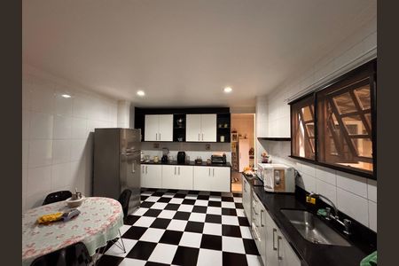 Casa de condomínio à venda com 400m², 4 quartos e 4 vagas Casa de condomínio à venda com 400m², 4 quartos e 4 vagasCozinha