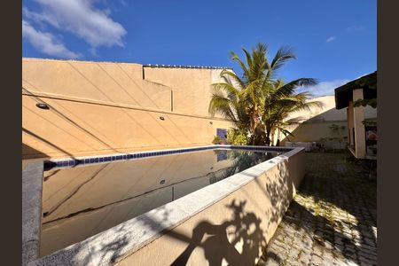 Casa de condomínio à venda com 400m², 4 quartos e 4 vagas Casa de condomínio à venda com 400m², 4 quartos e 4 vagasÁrea externa