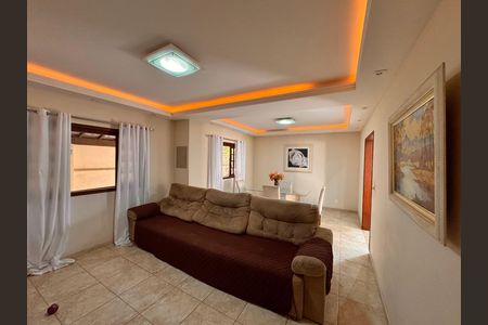 Sala de casa de condomínio à venda com 4 quartos, 400m² em Vargem Grande, Rio de Janeiro