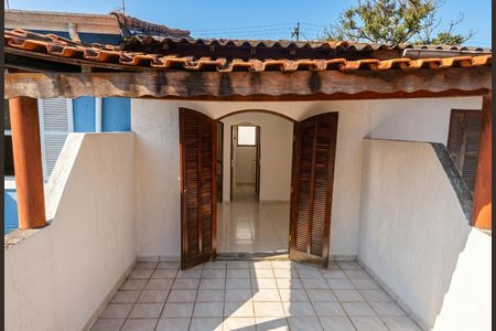 Casa de condomínio à venda com 225m², 3 quartos e 2 vagasFoto 03