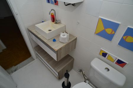 Apartamento à venda com 52m², 2 quartos e 1 vaga Apartamento à venda com 52m², 2 quartos e 1 vagaBanheiro Social