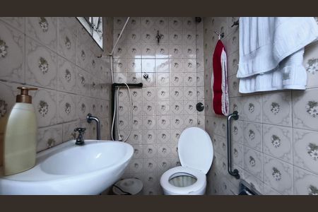 Casa à venda com 140m², 4 quartos e sem vagaBanheiro de serviço
