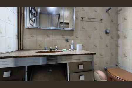 Casa à venda com 140m², 4 quartos e sem vagaBanheiro