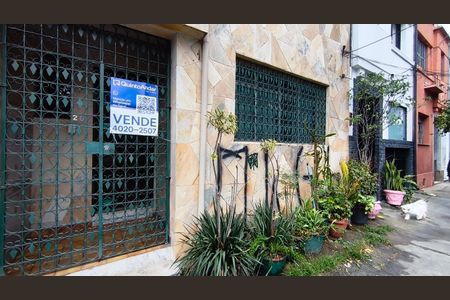 Casa à venda com 140m², 4 quartos e sem vagaFachada + Plaquinha