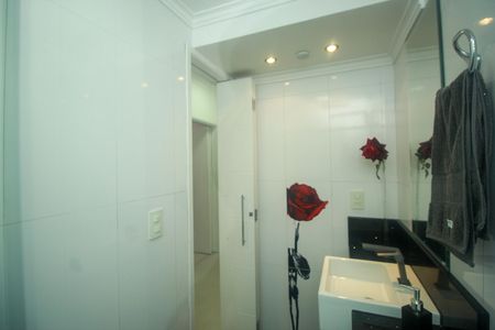 Apartamento à venda com 83m², 2 quartos e 1 vagaBanheiro Social