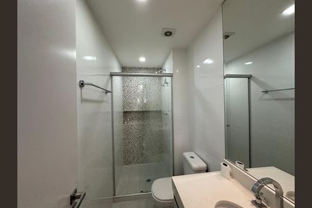 Apartamento para alugar com 72m², 2 quartos e 2 vagas Apartamento para alugar com 72m², 2 quartos e 2 vagasBanheiro da Suíte