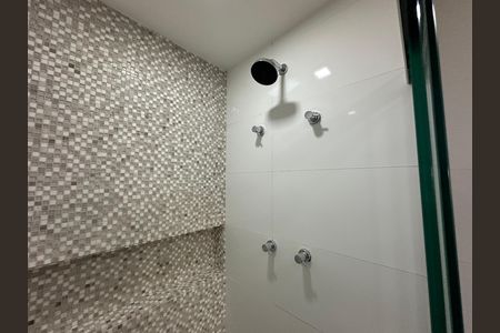 Apartamento para alugar com 72m², 2 quartos e 2 vagas Apartamento para alugar com 72m², 2 quartos e 2 vagasBanheiro da Suíte