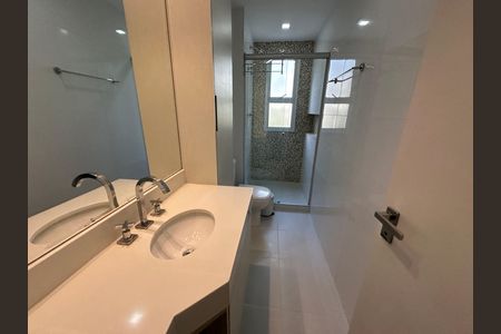 Apartamento para alugar com 72m², 2 quartos e 2 vagas Apartamento para alugar com 72m², 2 quartos e 2 vagasBanheiro
