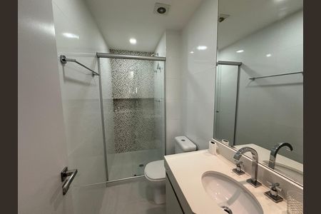 Apartamento para alugar com 72m², 2 quartos e 2 vagas Apartamento para alugar com 72m², 2 quartos e 2 vagasBanheiro da Suíte