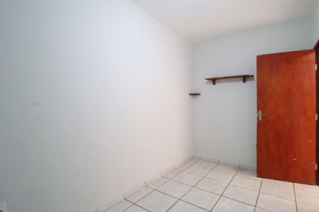 Quarto 2 de apartamento para alugar com 2 quartos, 47m² em Patrimônio, Uberlândia