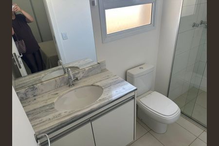 Banheiro de apartamento para alugar com 3 quartos, 108m² em Jardim Karaíba, Uberlândia
