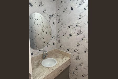 Banheiro de apartamento para alugar com 3 quartos, 108m² em Jardim Karaíba, Uberlândia
