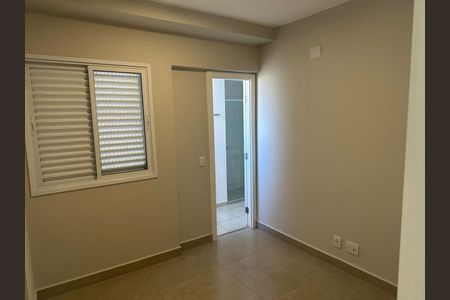 Quarto de apartamento para alugar com 3 quartos, 108m² em Jardim Karaíba, Uberlândia