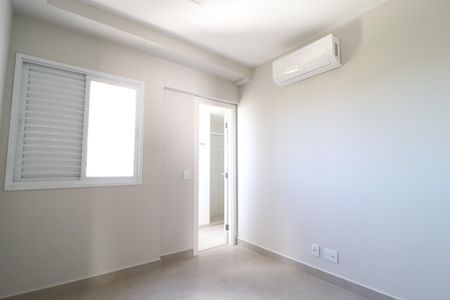 Suíte de apartamento para alugar com 3 quartos, 108m² em Jardim Karaíba, Uberlândia