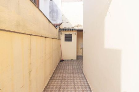 Casa à venda com 88m², 2 quartos e 4 vagas Casa à venda com 88m², 2 quartos e 4 vagasCorredor Externo