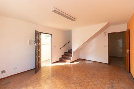 Casa à venda com 88m², 2 quartos e 4 vagas Casa à venda com 88m², 2 quartos e 4 vagasSala