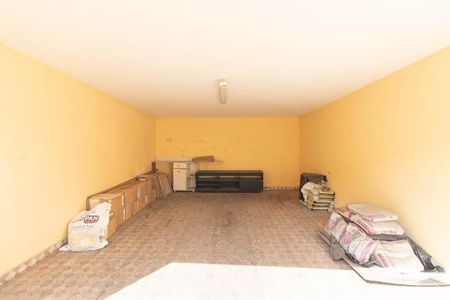 Casa à venda com 88m², 2 quartos e 4 vagas Casa à venda com 88m², 2 quartos e 4 vagasGaragem