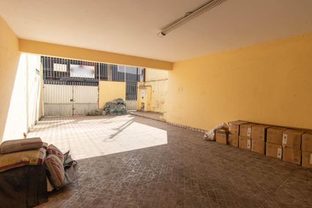 Casa à venda com 88m², 2 quartos e 4 vagas Casa à venda com 88m², 2 quartos e 4 vagasGaragem
