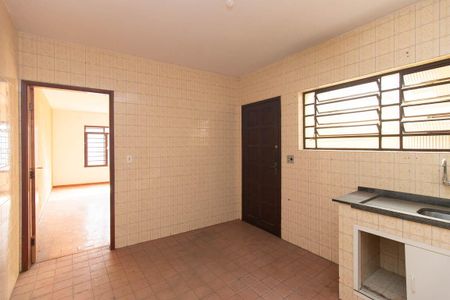 Casa à venda com 88m², 2 quartos e 4 vagas Casa à venda com 88m², 2 quartos e 4 vagasCozinha
