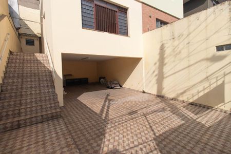Casa à venda com 88m², 2 quartos e 4 vagas Casa à venda com 88m², 2 quartos e 4 vagasGaragem