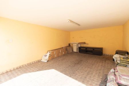 Casa à venda com 88m², 2 quartos e 4 vagas Casa à venda com 88m², 2 quartos e 4 vagasGaragem
