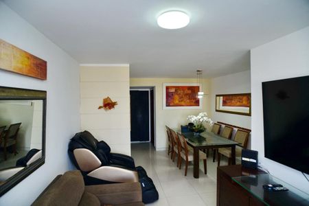 Apartamento para alugar com 110m², 3 quartos e 1 vaga Apartamento para alugar com 110m², 3 quartos e 1 vagaSala