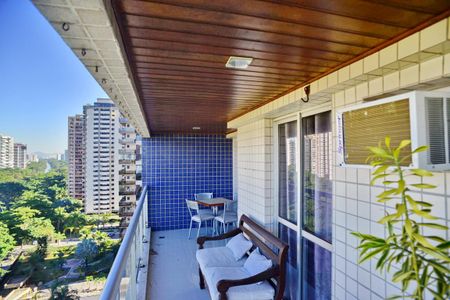 Apartamento para alugar com 110m², 3 quartos e 1 vaga Apartamento para alugar com 110m², 3 quartos e 1 vagaVaranda