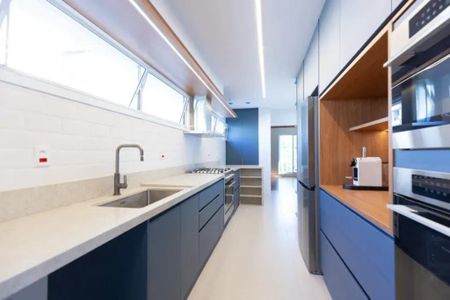 Foto 03 de apartamento à venda com 3 quartos, 194m² em Itaim Bibi, São Paulo
