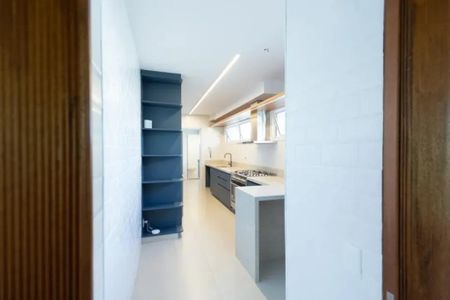 Foto 04 de apartamento à venda com 3 quartos, 194m² em Itaim Bibi, São Paulo