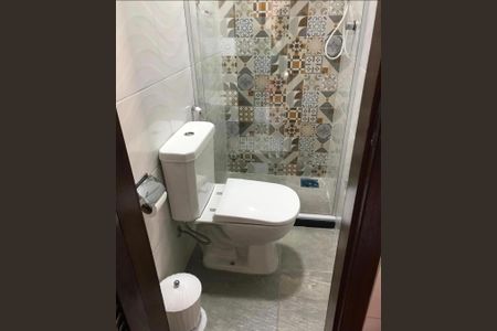 Casa de condomínio para alugar com 85m², 2 quartos e 1 vaga Casa de condomínio para alugar com 85m², 2 quartos e 1 vagaBanheiro