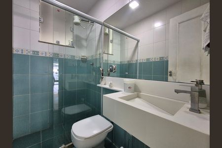 Casa de condomínio para alugar com 220m², 3 quartos e 3 vagas