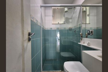 Casa de condomínio para alugar com 220m², 3 quartos e 3 vagas