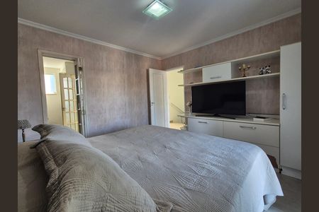 Casa de condomínio para alugar com 220m², 3 quartos e 3 vagas