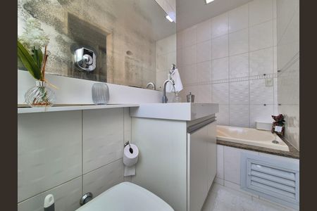 Casa de condomínio para alugar com 220m², 3 quartos e 3 vagas