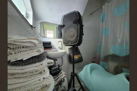Casa de condomínio para alugar com 220m², 3 quartos e 3 vagas