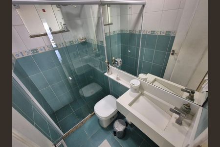 Casa de condomínio para alugar com 220m², 3 quartos e 3 vagas