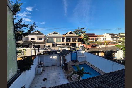 Casa de condomínio para alugar com 220m², 3 quartos e 3 vagas