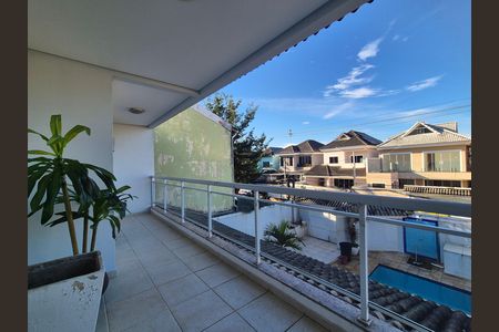 Casa de Condomínio para alugar com 3 quartos, 220m² em Vargem Pequena, Rio de Janeiro