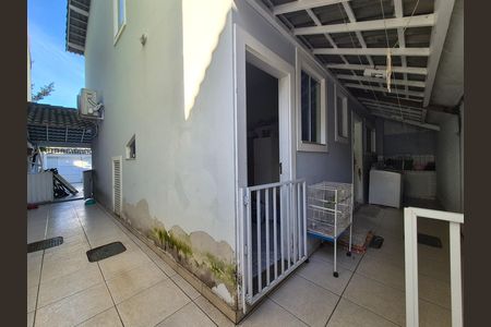 Casa de condomínio para alugar com 220m², 3 quartos e 3 vagas