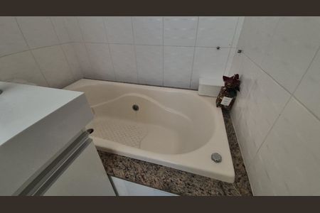 Casa de condomínio para alugar com 220m², 3 quartos e 3 vagas