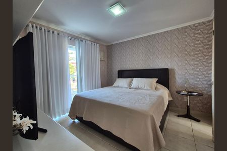 Casa de condomínio para alugar com 220m², 3 quartos e 3 vagas