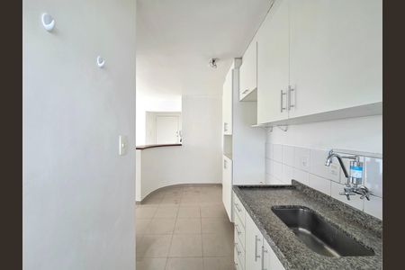 Cozinha de apartamento para alugar com 1 quarto, 40m² em Indianópolis, São Paulo