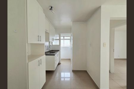 Cozinha de apartamento para alugar com 1 quarto, 40m² em Indianópolis, São Paulo