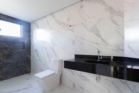 Casa de condomínio à venda com 127m², 2 quartos e 1 vaga Casa de condomínio à venda com 127m², 2 quartos e 1 vagaBanheiro da suíte