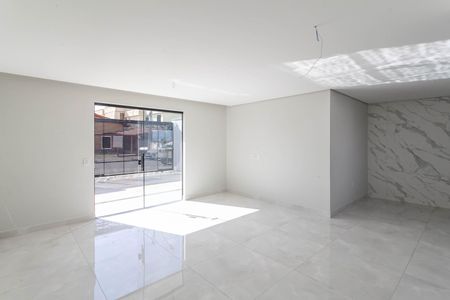Casa de condomínio à venda com 127m², 2 quartos e 1 vaga Casa de condomínio à venda com 127m², 2 quartos e 1 vagaSala/Cozinha