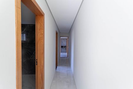 Corredor de casa de condomínio à venda com 2 quartos, 127m² em Nacional, Contagem
