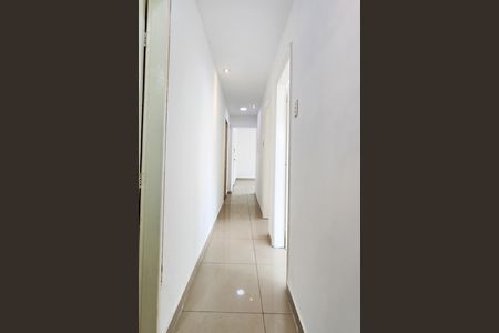 Apartamento para alugar com 120m², 3 quartos e sem vaga Apartamento para alugar com 120m², 3 quartos e sem vagaCorredor
