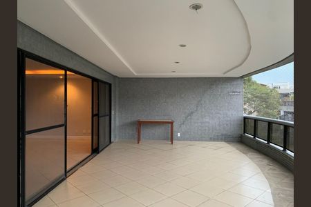 Apartamento para alugar com 190m², 4 quartos e 3 vagas