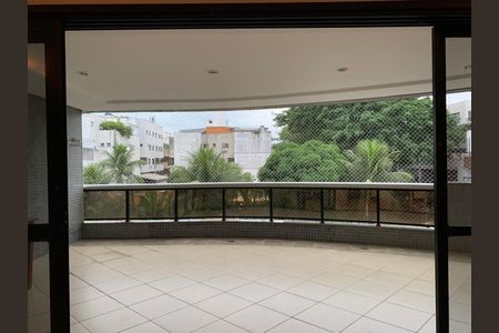 Apartamento para alugar com 190m², 4 quartos e 3 vagas