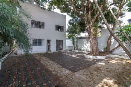 Casa para alugar com 612m², 5 quartos e 8 vagasÁrea de Serviço - Quintal